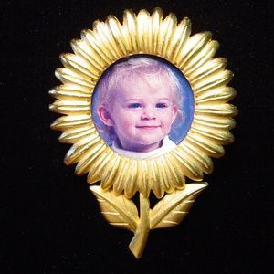 COPY - 🌸 3/$12 🐝 ‘Gold Sunflower 🌻’ Photo Pin Brooch